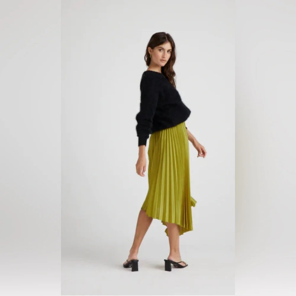 Jon & Anna pleated maxi skirt
